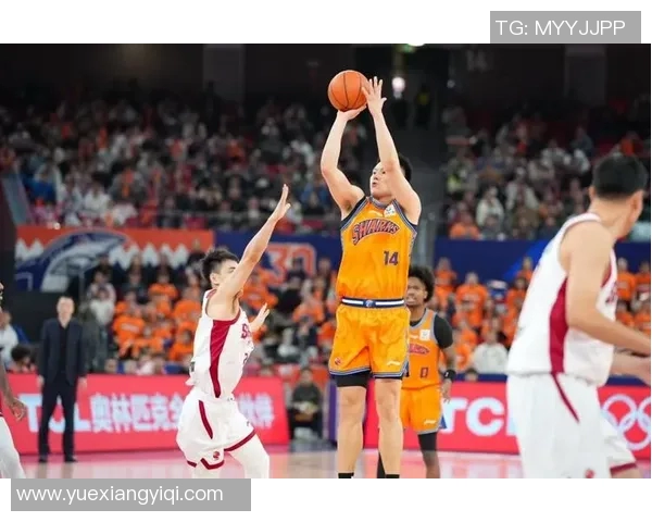 福建队迎战上海大鲨鱼全力争胜精彩对决引发球迷热议 福建队迎战上海大鲨鱼全力争胜精彩对决引发球迷热议