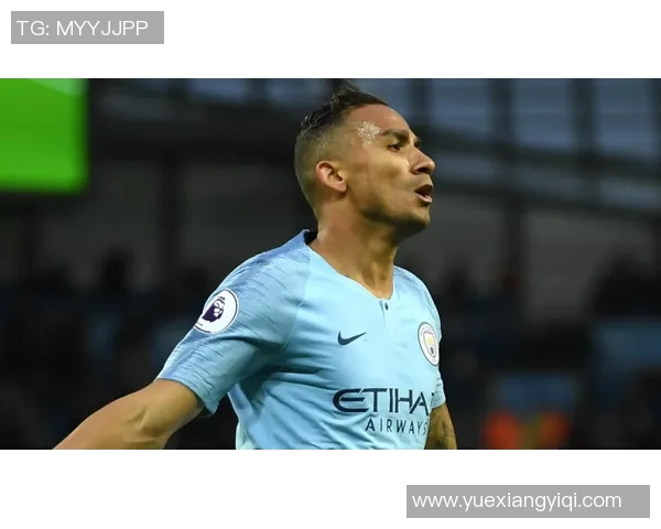 达尼洛:从足球场上的闪耀星辰到生活中的坚韧斗士 达尼洛:从足球场上的闪耀星辰到生活中的坚韧斗士