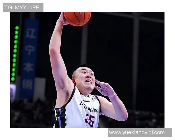 韩德君的篮球之路:从青涩少年到CBA传奇巨星的成长历程与辉煌成就 韩德君的篮球之路:从青涩少年到CBA传奇巨星的成长历程与辉煌成就