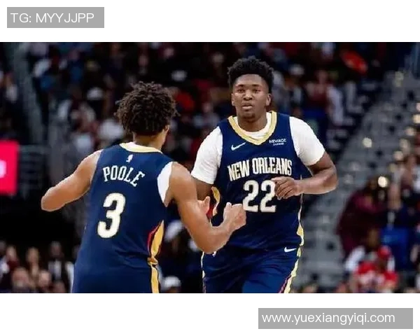 鹈鹕与爵士激战正酣双方球员表现引发球迷热议