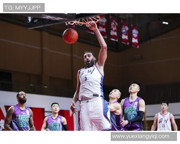 CBA赛场激情对决辽宁队迎战八一队全力争胜